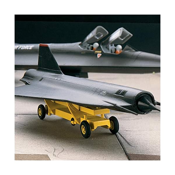 Revell 15810 SR-71A Blackbird detailgetreuer Modellbausatz, Flugzeugbausatz 1:72 – Bild 4