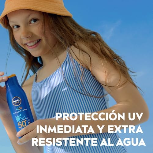 Kids Protege & Cuida 5 en 1 - Loción Solar con SPF50+ - Protector Solar Infantil Extra Resistente al Agua - Con Pantenol, Vitamina C y E - Aprobado por Pediatras - Todo Tipo de Piel - 200 ml
