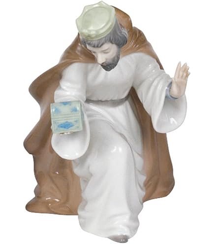 Amazon.com: Nao by Lladro Collectible Porcelain Figurine: KING