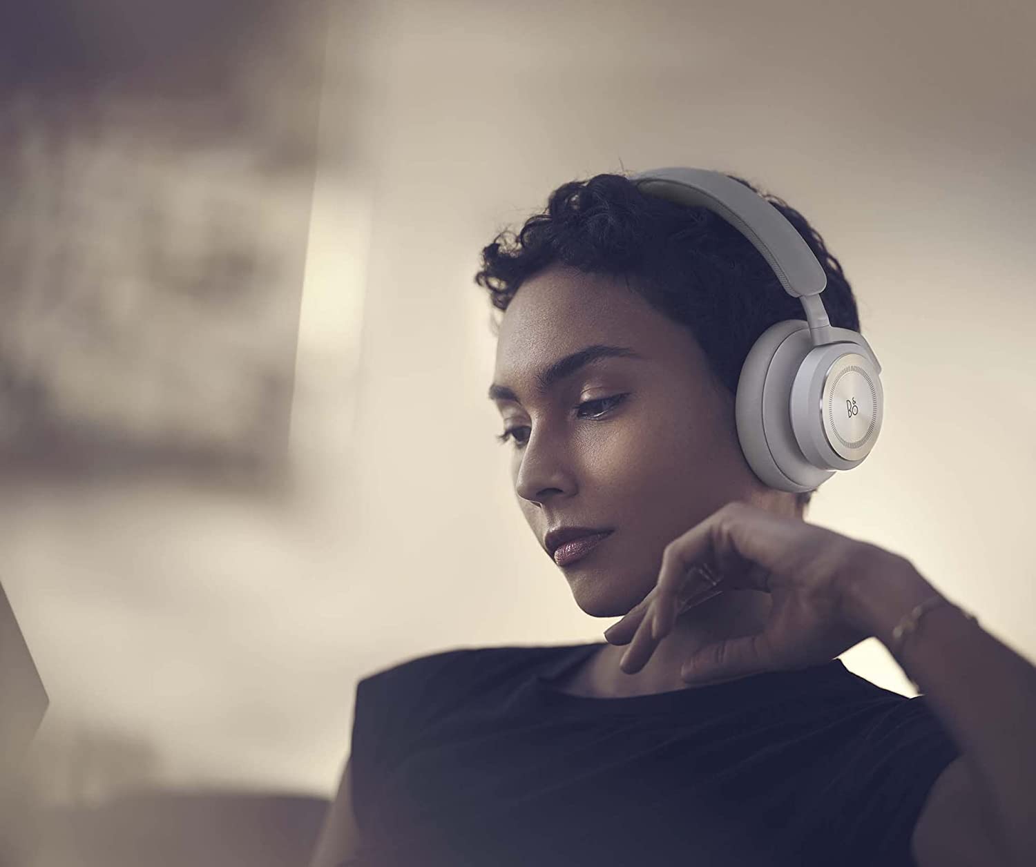 Bang & Olufsen Beoplay HX – Comfortable Wireless ANC Over-Ear Headphones - Sand