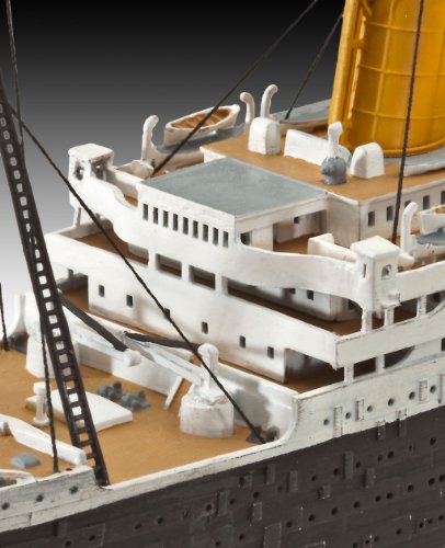 Revell of Germany RMS Titanic Plastic Model Kit