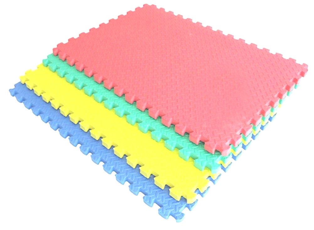 plastic playpen with mats