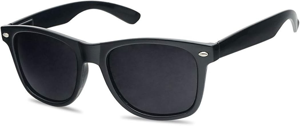 black aviator style sunglasses