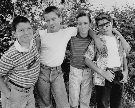 Amazon アーム8x10のプロモーション写真でアームスタンド バイ ミー中リヴァー フェニックスとジェリー オコンネルとウィル ウィートンとコリー フェルドマン アートフレーム ポスター オンライン通販