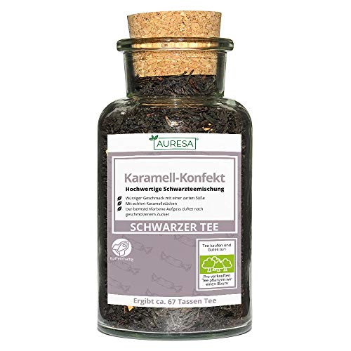 AURESA Schwarztee Karamell-Konfekt im Glas | Süßer loser Tee - 100g | Wiederverwendbare Glasflasche mit Korkverschluss