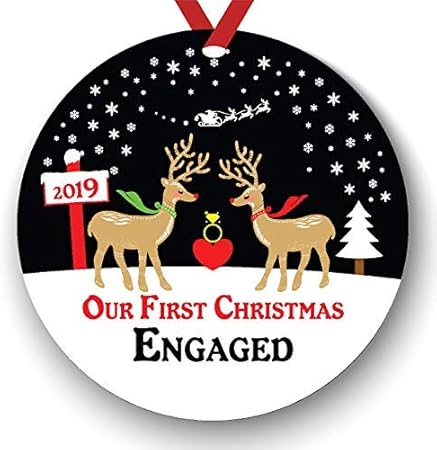 Regalo Fidanzato Natale.Oti34fgtephe Deer Engaged Il Nostro Primo Natale Fidanzato Ornamento Regalo Di Fidanzamento Primo Natale Fidanzato Nuovo Fidanzato Coppia Amazon It Casa E Cucina