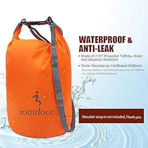 Schnorchelmasken 51Dc7Y3bryL. SS300 🍀【100 % wasserdicht, Halten Sie Ihre Artikel trocken sauber】Unsere wasserdichte Tasche kann Ihre wertvollen Gegenstände von Regen, Schnee, Schmutz, Staub oder Sand zu halten. Es ist aus Fabrik verklebte Nähte, 210T Polyester Taftgewebe, hydrostatischeDruck wasserdicht Index bis zu 5000, können Ihre Artikel in trocken und sauber zu halten.
🍀【Durable und Lightweight】Unser Trockensack besteht aus 210T Polyester-Taftgewebe und nahtlosem Schweißen, fest und zäh. Es kommt mit Roll-Top-Verschluss mit Schnellspannschnalle, die in drei Sekunden versiegeln. Es kann gerollt oder gefaltet werden, um Platz zu sparen. Seine glatte Oberfläche macht es leicht zu reinigen. Nur ca. 0.22lbs für jede Tasche.
🍀【Strong Buckle for Carrying】Unsere Trockentasche hat eine professionelle Schnellspannschnalle, die den 100.000-fachen Gebrauch tragen kann, was fest, solide und sicherer ist.