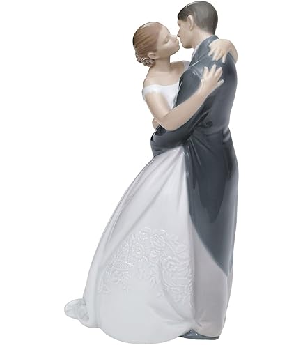 Amazon.com: Nao figurine by Lladro 02001613 A Kiss Forever 1613