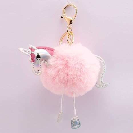 Amazon Co Jp 漫画キーホルダー キャラクターグッズかわいいぬいぐるみキーホルダーペンダント毛皮ポンポンぬいぐるみ Color P1 ホーム キッチン