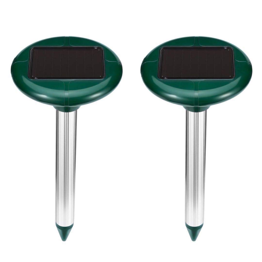 Fanatek 2 Pack Solar Mole and Snake Repeller Mole Repellent Gopher Repellent Chipmunk Repellent Repels Pest Rodents Mole Traps Mole Killer Mole Poison