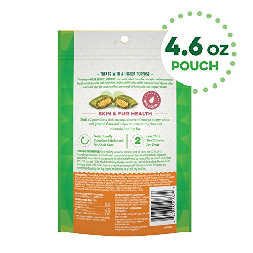 GREENIES CAT TREATS, FELINE SMARTBITES, SKIN & FUR HEALTH, CRUNCHY AND SOFT CAT TREATS, CHICKEN FLAVOR, 4.6 OZ. PACK