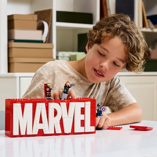 LEGO | Marvel: MARVEL Logo & Minifiguren - Sammlerstück inkl. Hulk, Thor, Iron Man, Black Widow und Captain America - Bauset mit Avengers Figuren - Geschenk für Jungen und Mädchen ab 12 Jahren - 76313 10