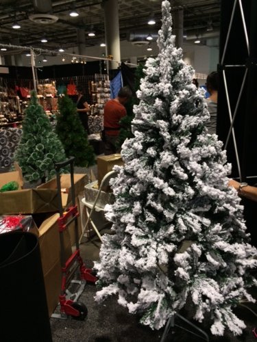 PERFECT HOLIDAY CHRISTMAS TREE, 4-FEET, FLOCKED SNOW