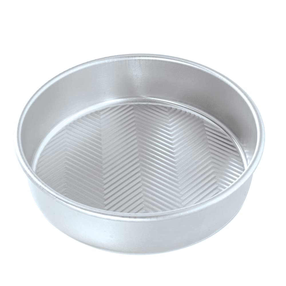 Nordic Ware Prism 9" Round Layer Cake Aluminium Baking Pan with Improved Airflow, Premium Bakeware Made in The USA, Silver