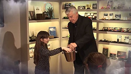 Magic Trick | The Bucket by Iaki Zabaletta, Greco and Vernet | Stage / Parlor Performer