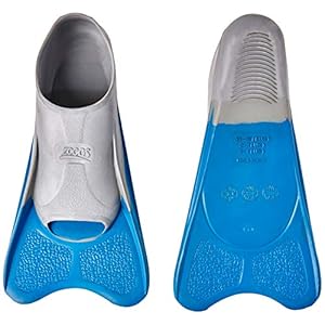 ZOGGS Flossen, Mehrfarbig (Blau/Türkis) EU 45/46 (11/12 UK) 1 Schnorchelmasken 51EXrCMAjEL. SS300 Unsere Zoggs Ultra-Blau Finz verfügen über einen Dual-Density-ultra-bequemen kurzen Klinge.
Der Fuß ist weich und formbar für Komfort, während die Klinge ist schlank und starr damit für einen optimalen Vortrieb durch das Wasser.
Hergestellt aus nachhaltiger Gummi (Dual-Density)