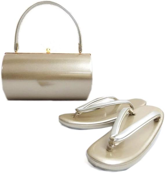 Amazon Co Jp 草履バッグセット エナメル 横丸型 薄金色 銀 ｍ ｌ ｌｌ 日本製 留袖 結婚式 着物 振袖 成人式 卒業式 袴 シューズ バッグ