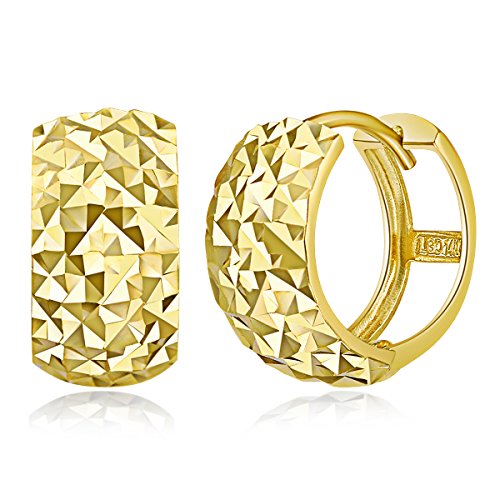 Wellingsale Ladies 14k Yellow Gold Polished 7mm Diamond Cut Faceted Hoop Huggies Earrings (15 x 15 mm)