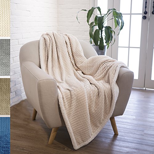 Premium chevron sherpa throw blanket by pavilia | super soft, coz…