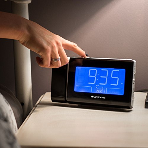 Magnasonic Alarm Clock Radio with USB Charging for Smartphones & Tablets, Time Projection, Auto Dimming, Dual Gradual Wake Alarm, Battery Backup, Auto Time Set, Large 4.8" LED Display, AM/FM (CR64W)