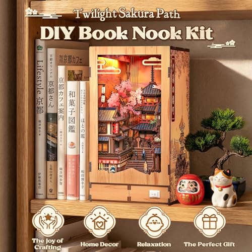 CUTEBEE Book Nook Kit - Maison de Poupée pour Adultes, Scène de Rue Japonaise Miniature, Décoration de Bibliothèque, Cadeau pour la Famille (Twilight Sakura Path)