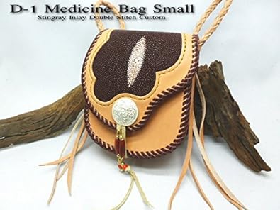 Amazon D 1選べるコンチョ レザー メディスンバッグ 革 ナチュラルサドル ワインレッド スティングレイ エイ インレイ タンニング ダブルステッチ フリンジ ハンドメイド Samurai Craft サムライクラフト メンズバッグ 財布