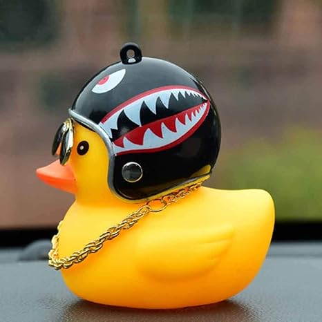 Amazon Zlbyb ヘルメットチェーン付きの車の装飾品の素敵なアヒルの子車のインテリアアクセサリーの装飾自動ダッシュボードアヒルのおもちゃ Color Black 置物 オブジェ オンライン通販