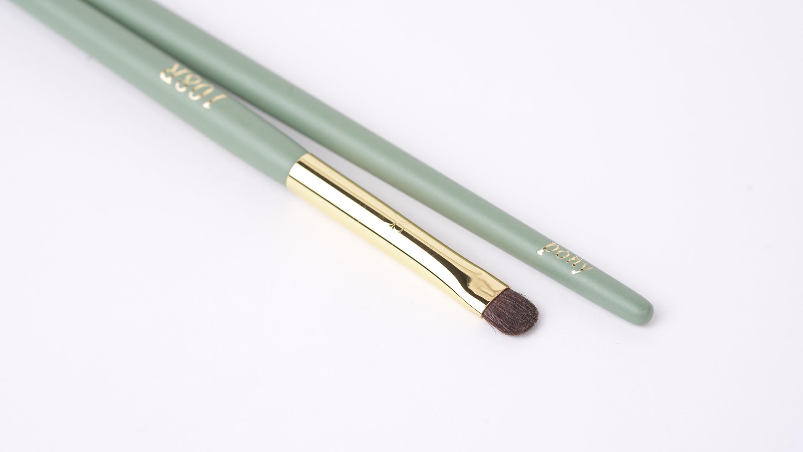 108R MINI SHADER- PONY HAIR SMALL FLAT MAKEUP