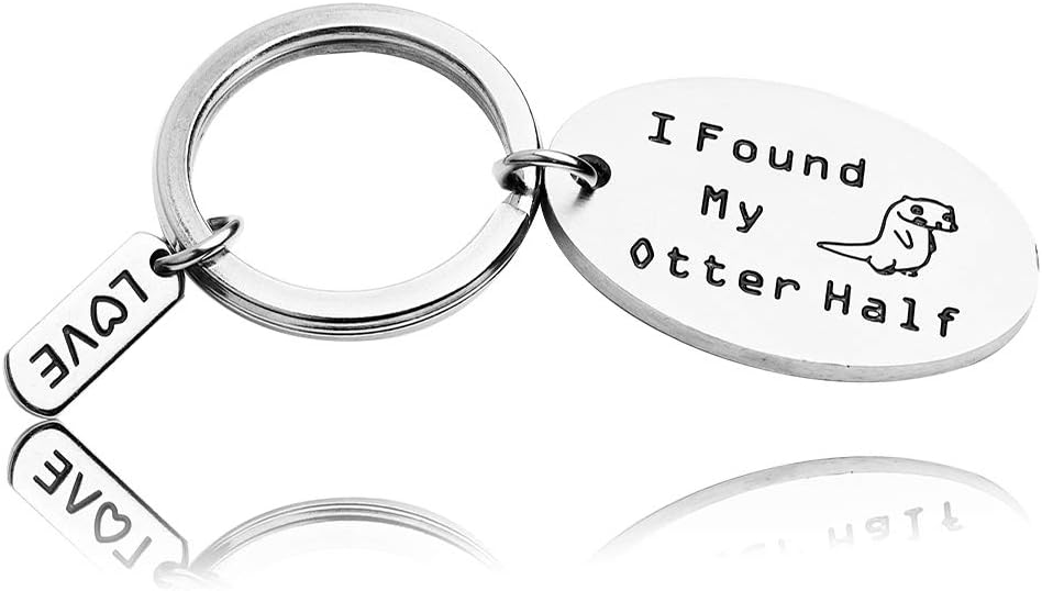 AZFEIYA Personalized Otter Keychain Wedding Gift Engagement Gift Gift for Husband Wife Personalized Couples Jewelry for Boyfriend Girlfriend