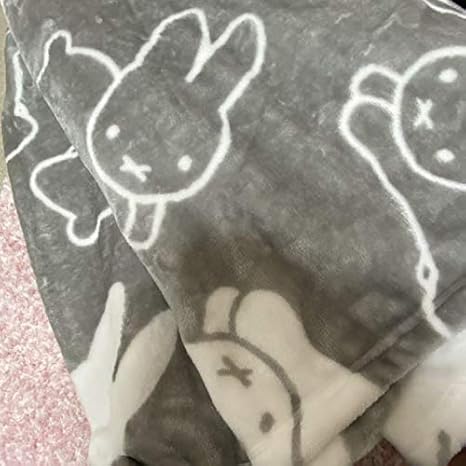 Amazon Co Jp うさこちゃん ミッフィー しまむら 毛布 ブランケット シングル ホーム キッチン