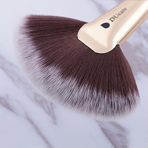 DUcare Professional Fan Makeup Brush Face Highlighting Make Up Cosmetic Tool Golden Glitter