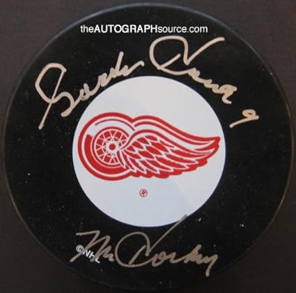 gordie howe signed puck