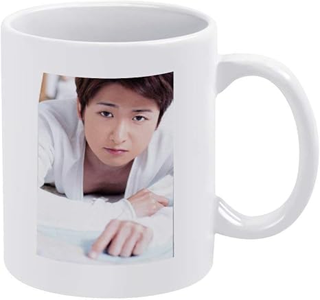 Amazon Co Jp 岚arashi 大野智 マグカップ おしゃれ セラミック コーヒーマグ 創意コップ かわいい ティ ーカップ プレゼントカップ330ml ホーム キッチン