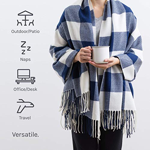 BUFFALO PLAID THROW BLANKET FOR COUCH – FARMHOUSE THROW WITH CHECK PATTERN – SOFT WOVEN WITH DECORATIVE FRINGE – LIGHTWEIGHT FOR BED, SOFA, CHAIR, OFFICE, OUTDOOR – 50 X 60 IN. (NAVY BLUE)