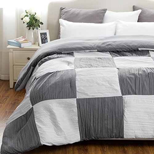 Black and White King size 102x90 Bedding Comforter Chessboard Pattern Down Alternative with Pleat Surface and Grey Reverse Side by Bedsure