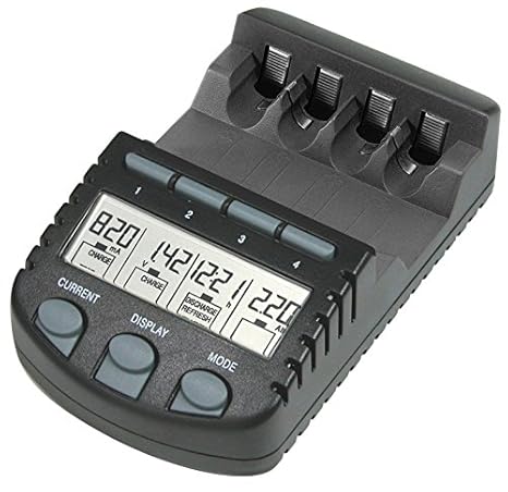 BC 700 Akku - Ladegerät mit LCD - Display, Microprozessor, Schnellladegerät für z. B. Eneloop Akkus, Panasonic Akkus, Varta A