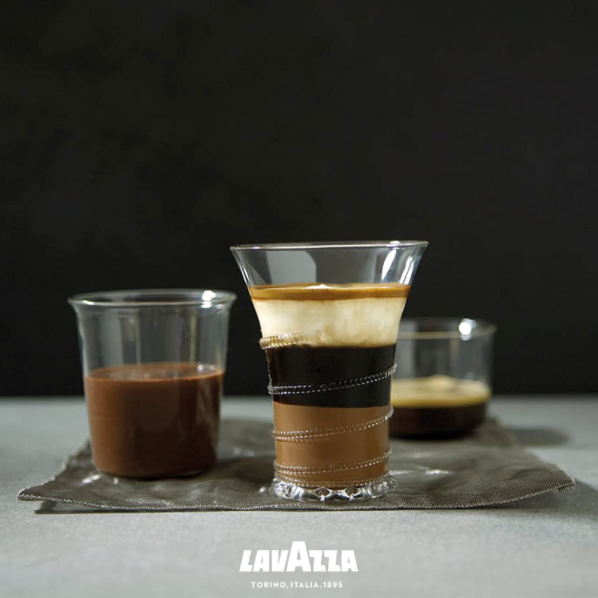 Lavazza, Crema e Aroma, Arabica und Robusta Kaffeebohnen, Ideal für Espressomaschinen, mit Schokoladigen Aromen, Reicher und Vollmundiger Geschmack, Intensität 8/10, Mittlere Röstung, 1 kg Packung 7