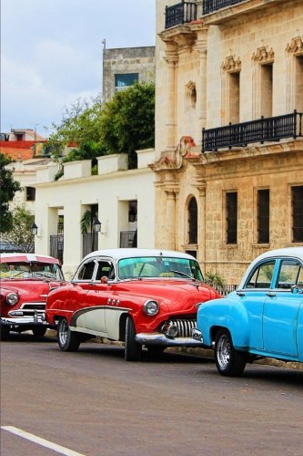 !BEST Bright Colorful Vintage Cars in Old Town Havana Cuba Journal: 150 Page Lined Notebook/Diary<br />W.O.R.D