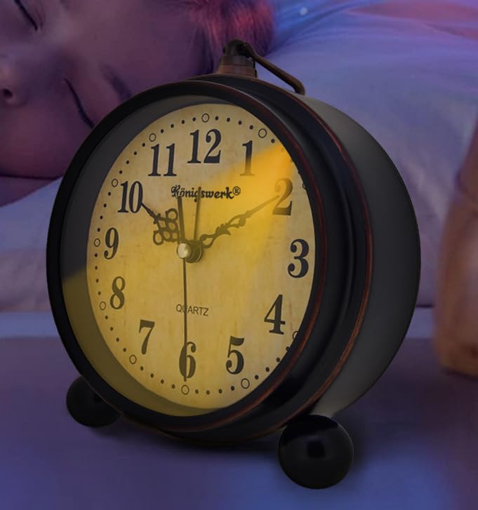 Königswerk Vintage Analog Alarm Clock, 5.25 inch Small Silent Desk Clock with Night Light, Battery Operated for Table, Bedroom, Bedside, Living Room, Room Decor (Classic)