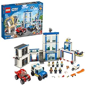 LEGO City Stazione di Polizia, Include 2 Furgoni, Drone, Moto Giocattolo e Mattoncini Sonori e Luminosi, Idea Regalo per Bambini di 6+ Anni, 60246 LEGO