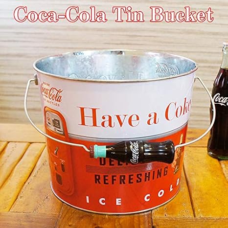 Amazon Co Jp コカ コーラ ブリキ バケツ Coca Cola Tin Bucket コーラ 並行輸入品 ホーム キッチン