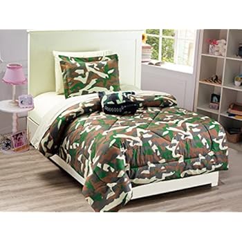 Amazon.com: Dream Factory Geo Camo Army Boys Comforter Set