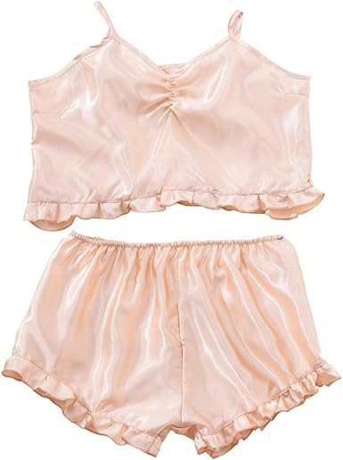 string gainant dentelle