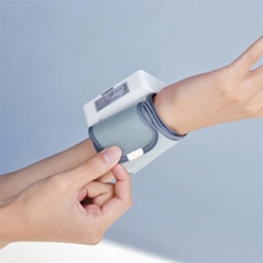 Amazon.com: Monitor de presión arterial de muñeca ...