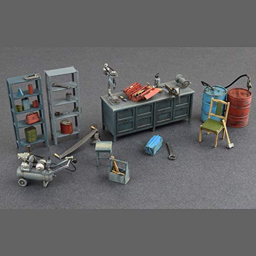 Plastic Model Kit - Garage Workshop - 1/35 Scale Diorama Accessories - Plastic Model Kits to Build for Adults - Military Miniatures
