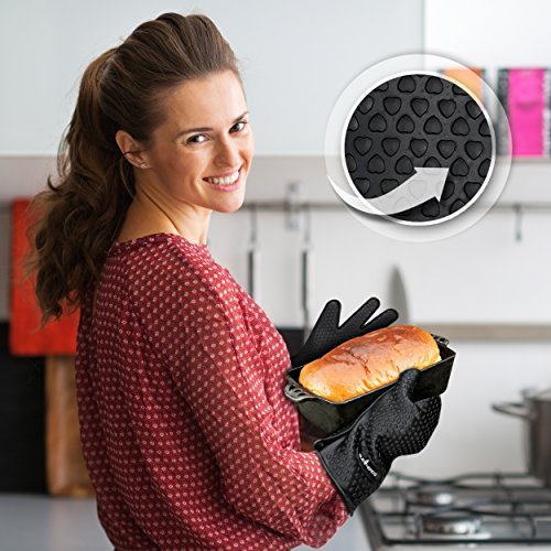 Que Heads Silicone BBQ Grill Gloves - Heat Resistant Barbecue Oven Mitts Ideal for Grilling, Smoking, Cooking, and Baking - Pair of Black Gloves Patio, Lawn & Garden, Grills & Outdoor Cooking, Outdoor Cooking Tools & Accessories, Protective Mitts & Potholders