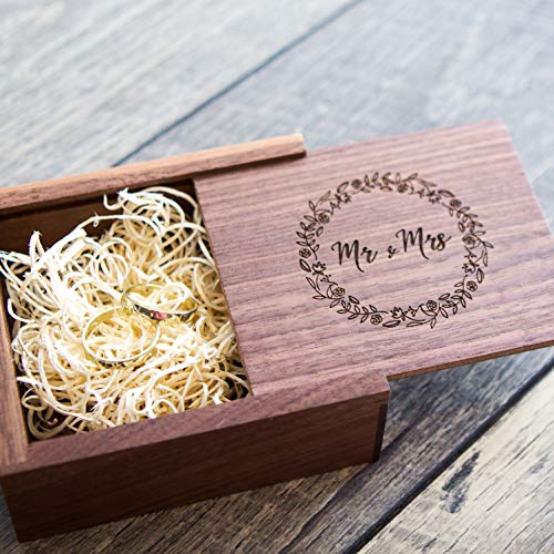 Square Ring bearer Box filled with wood wool"Mr & Mrs" (Engagement Proposal Ring Box - Ring Bearer Box - Jewelry Storage Box - Photo Prop) - Thumbnail 4