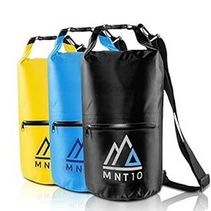 MNT10 Dry Bag Packsack wasserdicht mit Tragegurt I Dry Bags Waterproof in 10l oder 20l I Wasserfeste Tasche fรผr Reisen, Outdoor und Camping I Seesack robust und widerstandsfรคhig (Schwarz, 10 L) 1 Schnorchelmasken 51Hd2osHNwL. SS300 ๐ ๐ ๐ก๐ง๐ญ๐ฌ - ๐๐ซ๐ฃ๐๐ข๐ฅ๐ ๐ง๐๐ ๐จ๐ก๐๐ก๐ข๐ช๐ก Die Freiheit ruft! Wir bei MNT10 wollen, dass Du als allerstes deine Kopf frei hast. Deswegen haben wir fรผr jeden Deiner Plรคne das passende Produkt, und klar: hohe Qualitรคt, fairer Preis! Unsere wasserfeste Dry Bag mit Tragegurt und stabilen Karabinerhaken lรคsst Dich garantiert nicht im Stich.
๐ ๐๐๐๐ก ๐ฉ๐๐๐๐ฆ๐๐๐ง๐๐๐๐ฅ ๐๐๐๐๐๐๐ง๐๐ฅ. Egal ob auf der nรคchsten Rucksack-Tour, im Skiurlaub, beim Boot oder Kajak fahren, zum Schwimmen oder im Alltag. Unser wasserfester Packsack hรคlt Nรคsse von Kleidung, Schuhen oder Wertsachen fern und schรผtzt, was Dir lieb ist! Wichtig an dieser Stelle: der Dry-Bag darf nicht lange unter Wasser getaucht werden!
โ
๐ฆ๐ง๐๐๐๐๐๐ฆ ๐ ๐๐ง๐๐ฅ๐๐๐ & ๐ฃ๐๐๐ง๐ญ ๐ข๐๐ก๐ ๐๐ก๐๐. Unsere wasserdichte Tasche bietet mit 10 oder 20 L jede Menge Stauraum. Das Material ist zu 100% wasserfest, zusรคtzlich hat der Dry Bag versiegelte Nรคhte. So ist der Inhalt gut geschรผtzt und maximale Sicherheit ist garantiert. Mit der praktischen wasserabweisenden Reiรverschluss-Auรentasche bringst Du auch kleine Gegenstรคnde unter und fรผr Trinkflaschen gibt es die separate Auรentasche.