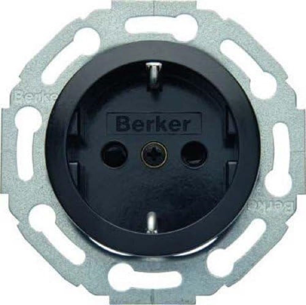 Hager 474521 Type F Black – Outlet (16 A, 50/60)