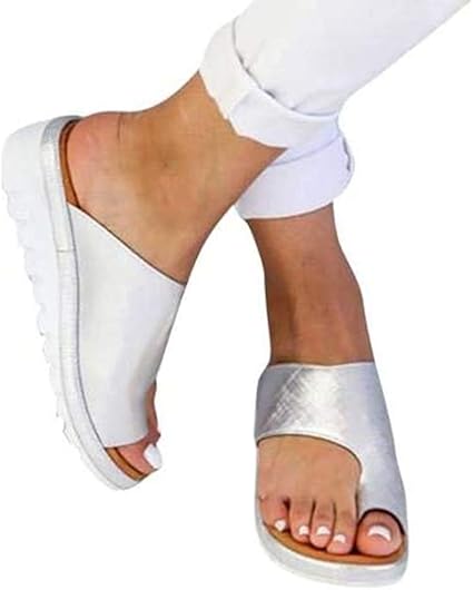 correct toe comfy sandals
